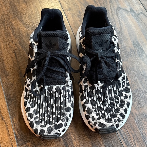 adidas Shoes - Adidas Women’s Swift Run Leopard Shoes size 7.5 (BL)